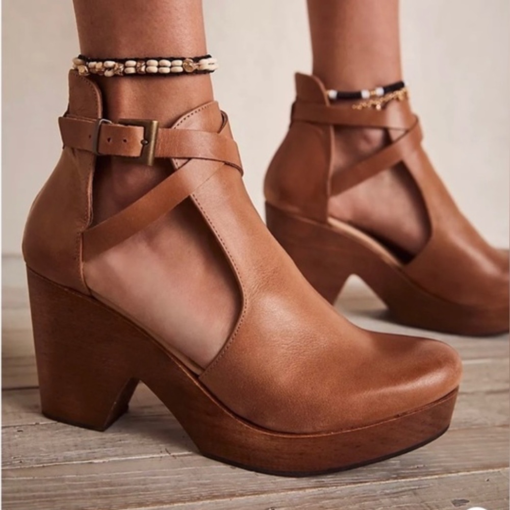 Free People Tan Leather Cedar Clog Open Strappy Buckle Wood Heel Womens NEW